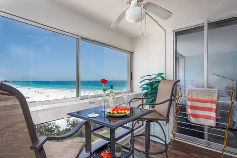 New table & chairs on the 7th floor enclosed balcony.  What a spectacular view of the ocean!