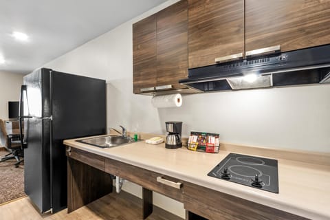 Room, 2 Queen Beds, Mobility Accessible | Bathroom | Combined shower/tub, free toiletries, hair dryer, towels