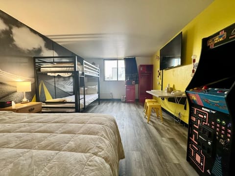 Exclusive Room, Multiple Beds, Non Smoking | Desk, blackout drapes, free WiFi, bed sheets