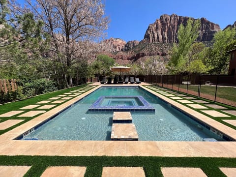 New!  Private Pool & Hot Tub