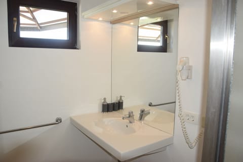 Basic Apartment, 2 Bedrooms, Sea View | Bathroom sink