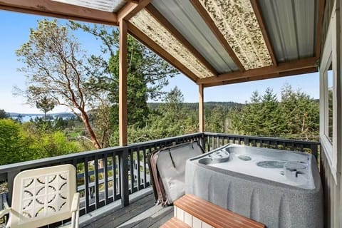 Bluff20Tub202620View