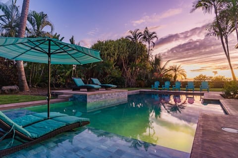 Beautiful sunsets and a private pool at Nakukui Ekolu