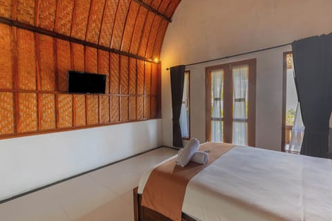 Deluxe Cottage | Desk, free WiFi, bed sheets