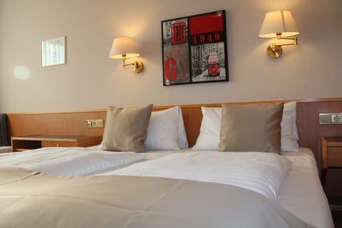 Double Room | Individually decorated, individually furnished, desk, laptop workspace