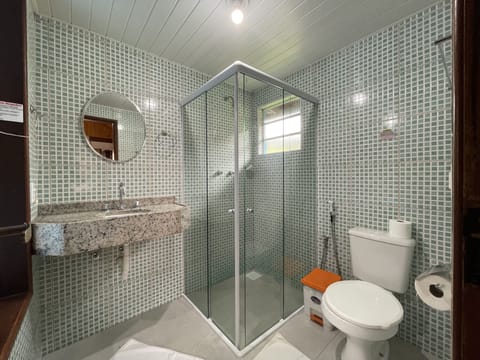 Romantic Double Room | Bathroom | Free toiletries, towels, soap, toilet paper