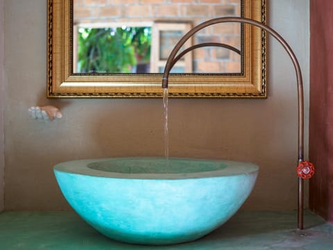 Standard Double Room (Florentino) | Bathroom sink