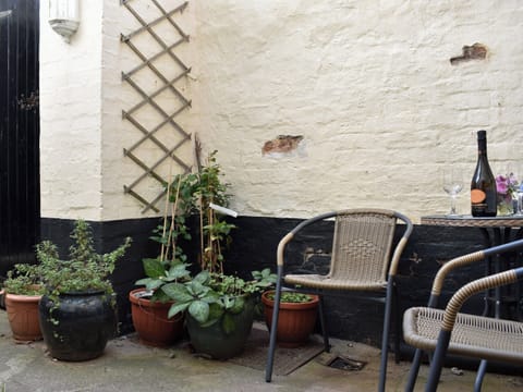 Sitting-out-area | Old Town Cottage, Sidmouth