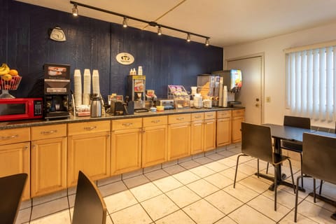 Free daily on-the-go breakfast