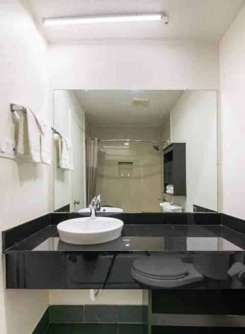 Free toiletries, towels