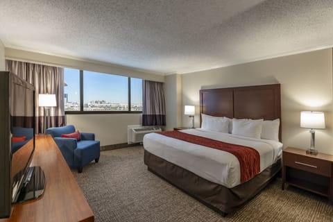 Premium bedding, pillowtop beds, in-room safe, desk