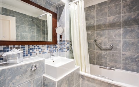 Deluxe Sea View Double Room | Hypo-allergenic bedding, in-room safe, individually decorated