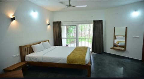 Premium Double Room | Laptop workspace, free WiFi
