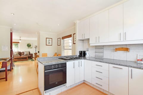 Self Catering - 3 Bedroom | Private kitchen