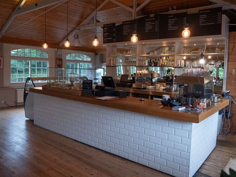 Daily English breakfast (GBP 8.5 per person)