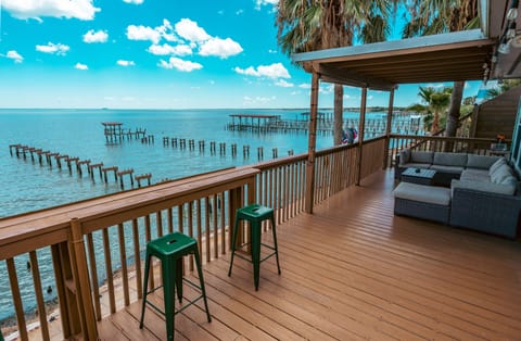 Rest easy at a fantastic waterfront spot on the bay. Your vacation starts here!