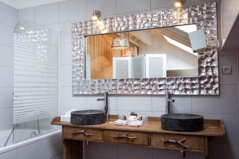 Duplex Suite | 1 bedroom, premium bedding, pillowtop beds, minibar