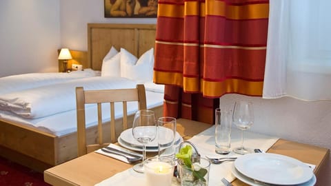 Standard Apartment, 1 Bedroom | Premium bedding, down comforters, in-room safe, desk