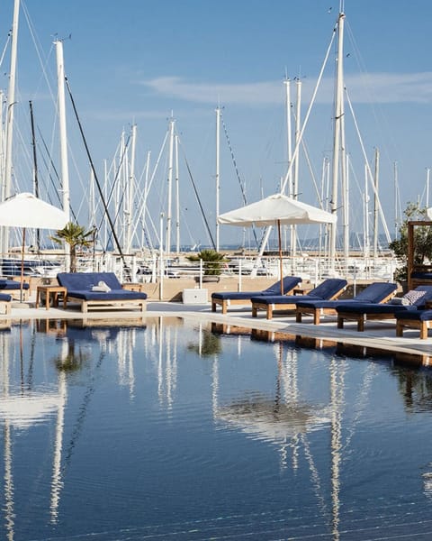Seasonal outdoor pool, open 10:00 AM to 6:00 PM, cabanas (surcharge)