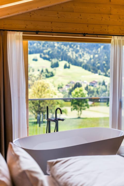 Chalet | In-room safe, individually decorated, individually furnished, desk