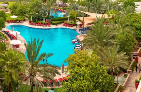 2 outdoor pools, free cabanas, pool umbrellas