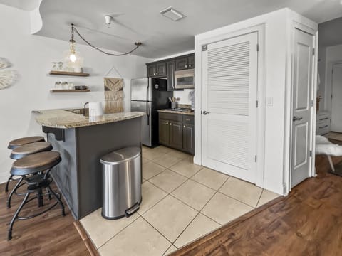 Sea La Vie | Kitchen Area