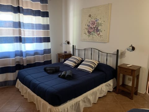 Deluxe Double Room (Glicine) | In-room safe, desk, soundproofing, free WiFi