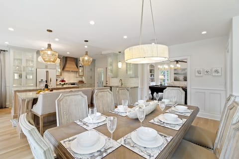 Dining Table Seats 8 Guests