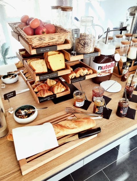 Daily buffet breakfast for a fee