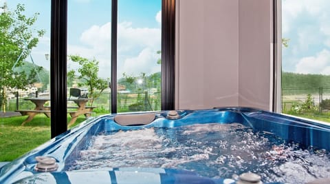 Classic Room | Jetted tub