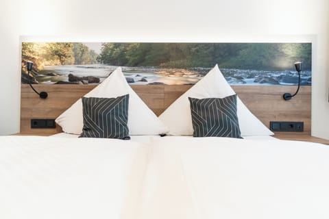 Double Room | Desk, cribs/infant beds, free WiFi, bed sheets