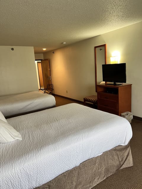 Desk, blackout drapes, iron/ironing board, free WiFi