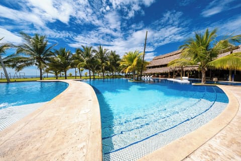 2 outdoor pools