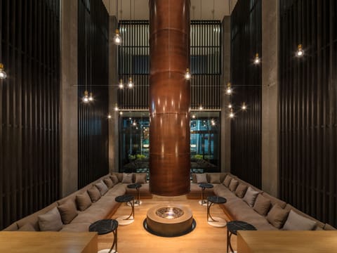 Lobby lounge