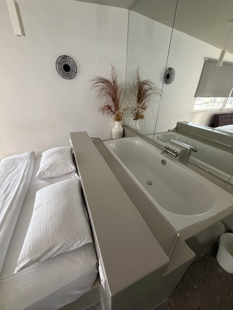 Acropolis view Suite | Premium bedding, in-room safe, desk, blackout drapes
