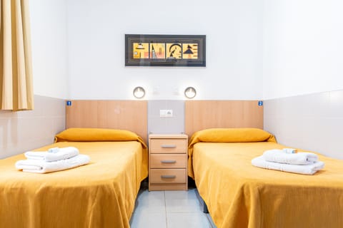 Basic Double Room, Private Bathroom | Blackout drapes, cribs/infant beds, rollaway beds, free WiFi