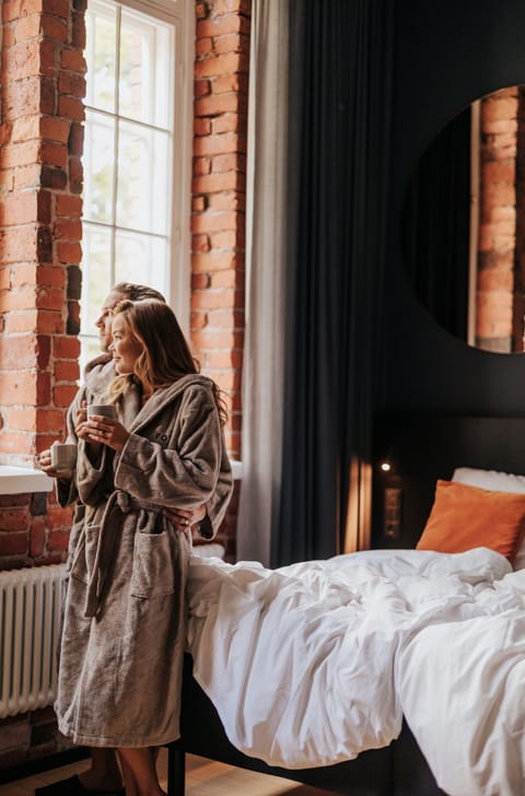 Loft | Premium bedding, minibar, in-room safe, individually furnished