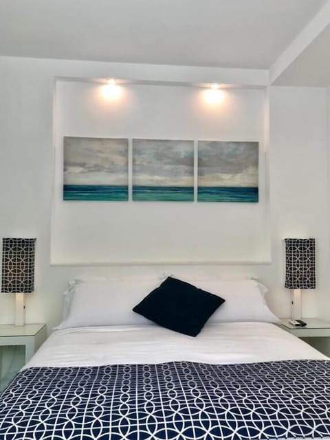 Deluxe Double Room | Desk, blackout drapes, iron/ironing board, free WiFi