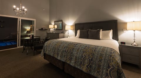 Presidential Swimming Pool Suite | Egyptian cotton sheets, premium bedding, pillowtop beds