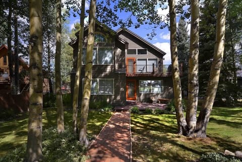 Creekside Hideaway