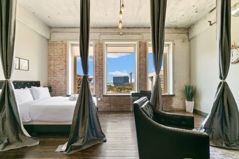 Premium bedding, down comforters, pillowtop beds, desk