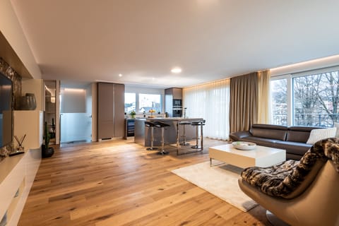 Suite (Penthouse) | Living area | Flat-screen TV