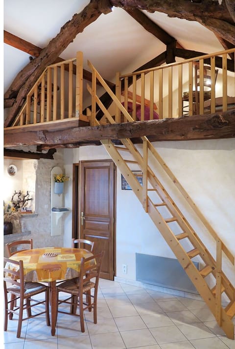Property, Furniture, Building, Wood, Stairs, Interior Design, Door, Window, Beam, Wood Stain