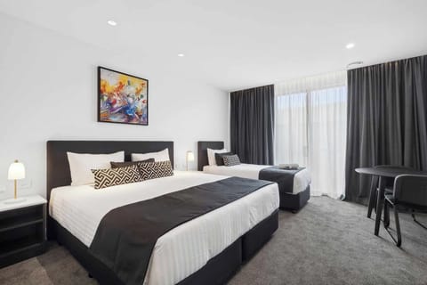 Comfort Double or Twin Room | Egyptian cotton sheets, premium bedding, pillowtop beds, minibar