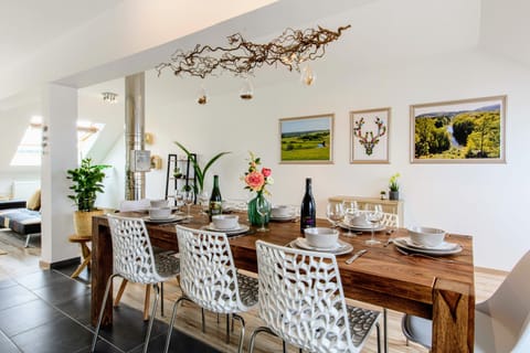 Grand House | In-room dining