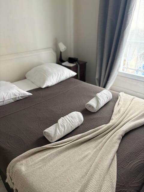 Economy Single Room | Individually decorated, individually furnished, blackout drapes