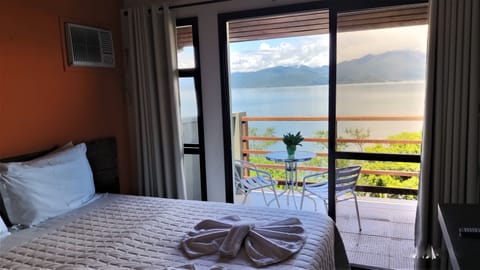 Standard Double Room | Iron/ironing board, free WiFi, bed sheets