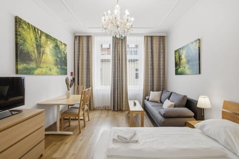 Comfort Double Room, Non Smoking, Kitchen | Living area