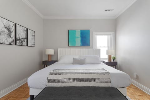 Bedroom 1 (Primary): King Bed With Memory Foam Mattress