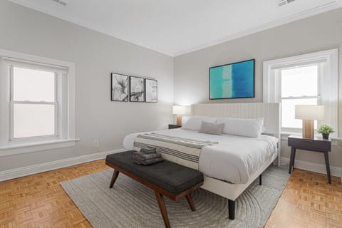 Bedroom 1 (Primary): King Bed With Memory Foam Mattress (3)